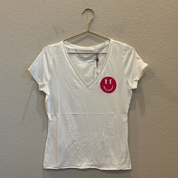 NWT Juicy Couture Smiley V-neck T-Shirt Size Small - Picture 2 of 7